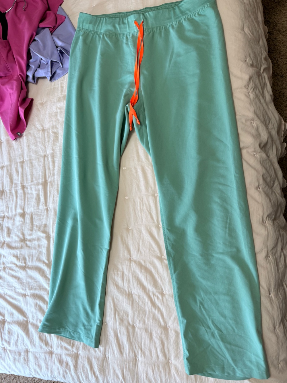💚FIGS Women’s Sage Green Scrub Pants with Orange Drawstring🧡